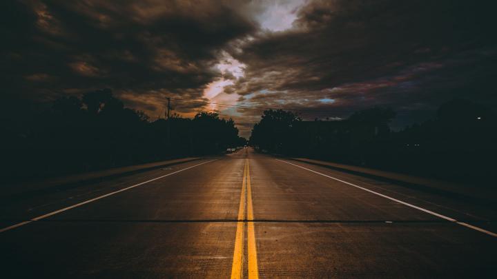 Download wallpaper 1920x1080 road, marking, cloudy, clouds, minneapolis 