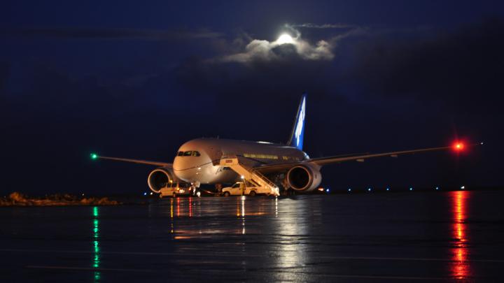 airplane, Night, Lights Wallpapers HD \/ Desktop and Mobile Backgrounds
