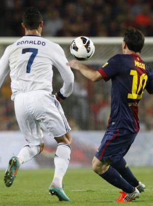 Cristiano Ronaldo vs Lionel Messi 2013 Wallpapers HD