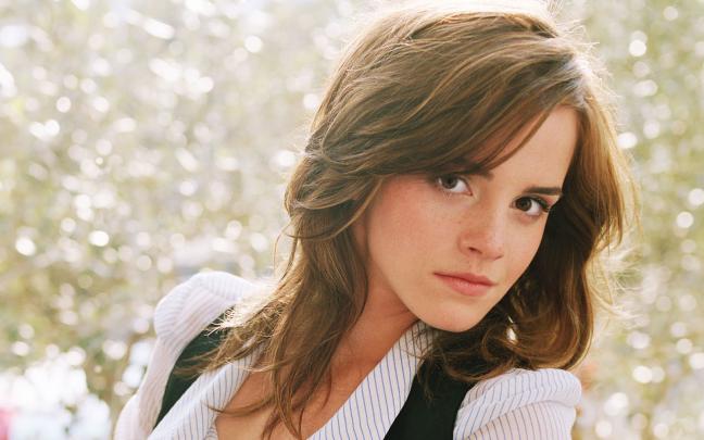 4k Ultra HD Wallpaper: Emma Watson 4K Ultra HD Wallpaper