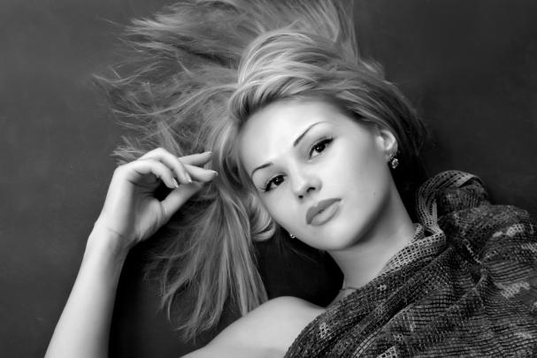 High definition image of girl, desktop wallpaper of black and white 
