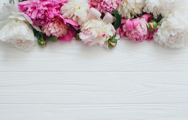 Download Peony Desktop Wallpaper \u0026gt; - Wood Background With Flower On Itl.cat