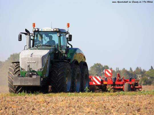 1 Fendt Trisix Tractor HD Wallpapers | Backgrounds - Wallpaper Abyss