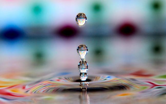 water drops cool - HD Desktop Wallpapers