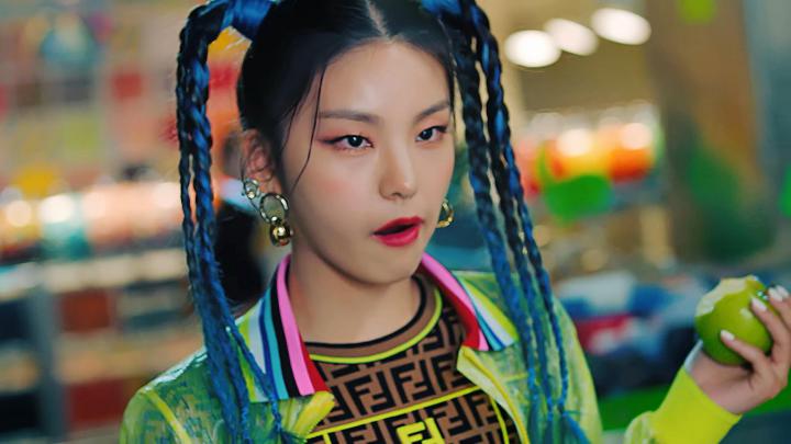 Itzy Desktop Wallpapers