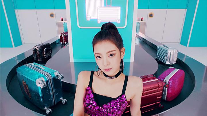 Itzy Lia HD Desktop Wallpapers