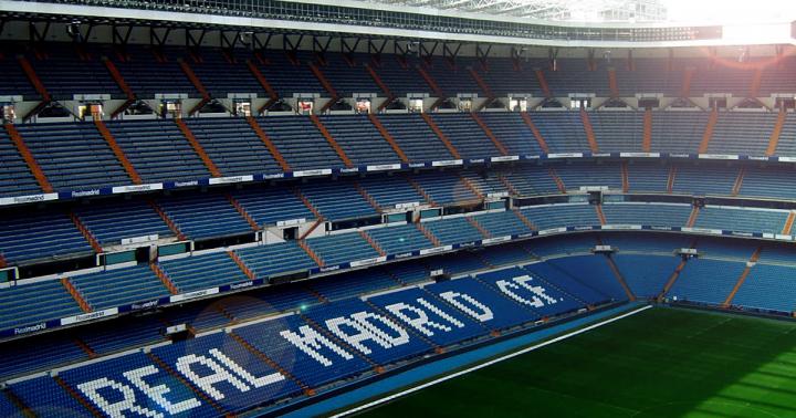 Central Wallpaper: Real Madrid CF Logo HD Desktop Wallpapers