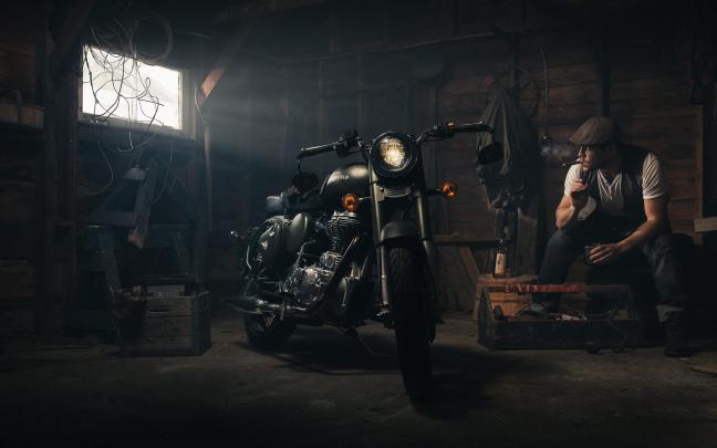 Royal Enfield HD wallpaper