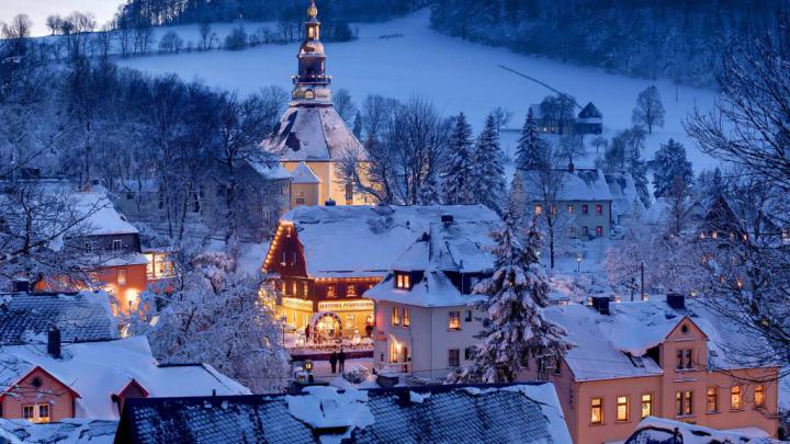 Seiffen Winter \u2013 Bing Wallpaper Download