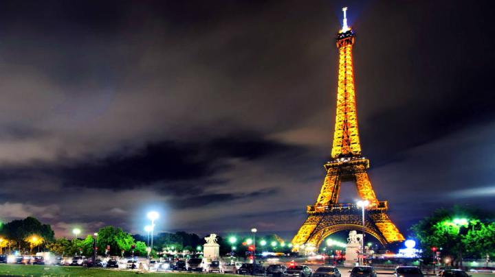 Download Hd Eiffel Tower Night Wallpaper [1920x1080] Wallpaper 