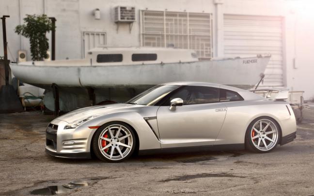 Free download Download Silver Nissan Skyline Ipad Wallpaper Cars 