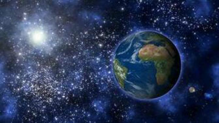 Free download Animated Earth Wallpaper Wallpaper Animated [640x360] for 