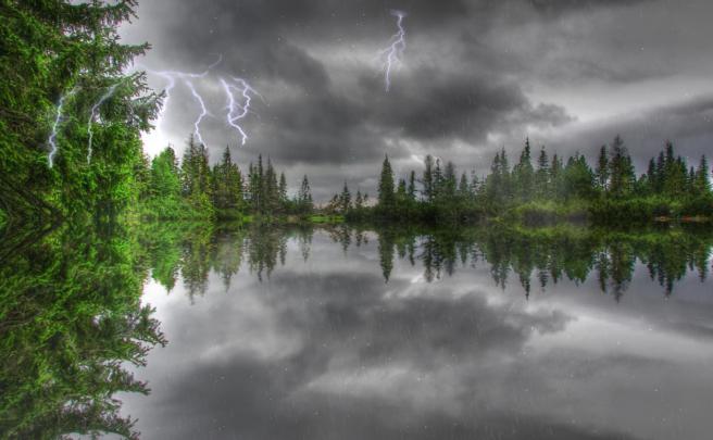 Download Amazing Thunderstorm Animated Wallpaper | DesktopAnimated.com