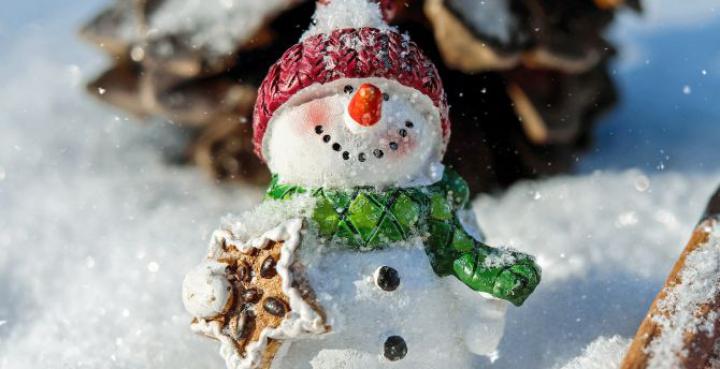 Desktop wallpaper winter, snowman, funny, holiday, christmas, hd image 