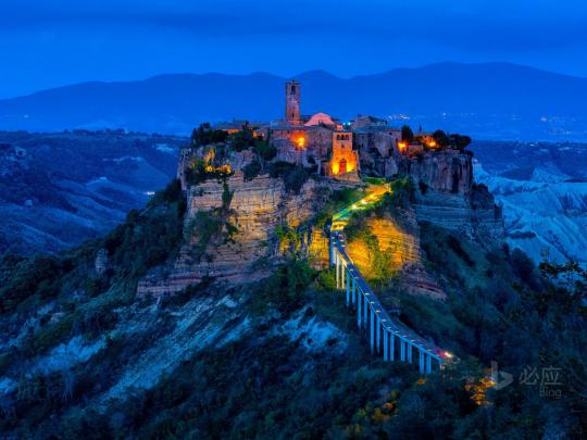 Italy Civita di Bagnoregio-2017 Bing Desktop Wallpaper Preview 