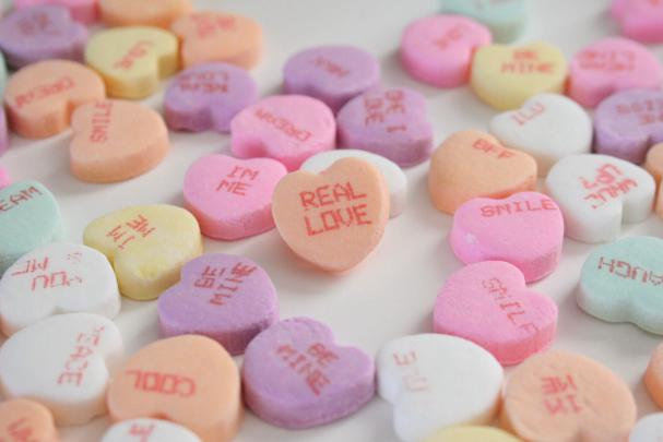 [45+] Candy Heart Wallpaper 