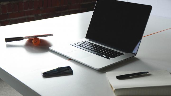 Office Desk Wallpapers - Top Free Office Desk Backgrounds - WallpaperAccess