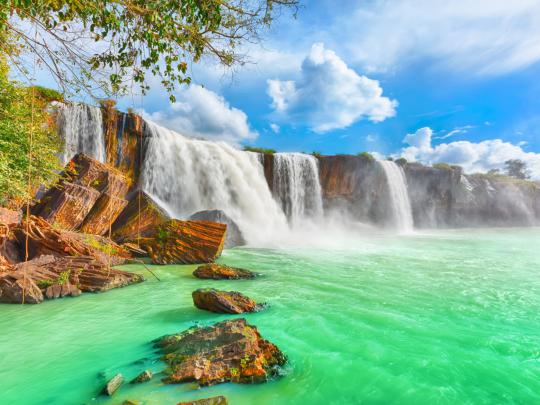 Dry Nur Beautiful Waterfall In Vietnam With Turquoise Green Water Hd 