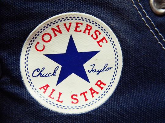 Converse All Star Chuck Taylor Logo on Navy Shoes Phoo Picture Gallery 