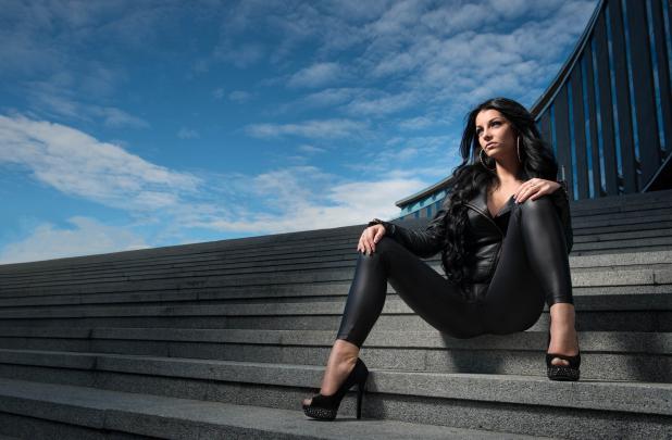 Girl Model Ladder Wallpapers High Quality | Download Free