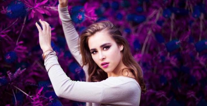 Desktop wallpaper girl model, outdoor, blossom, photoshoot, hd image 