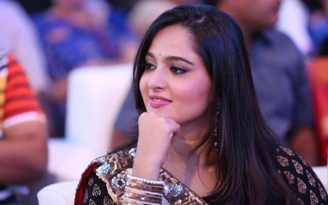 Latest 4K Ultra High Definition Wallpapers: Tollywood Anushka Shetty 