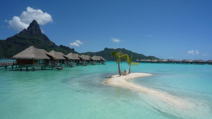 Download Wallpaper 1920x1080 bora-bora, gulf, huts, bungalow, palm 