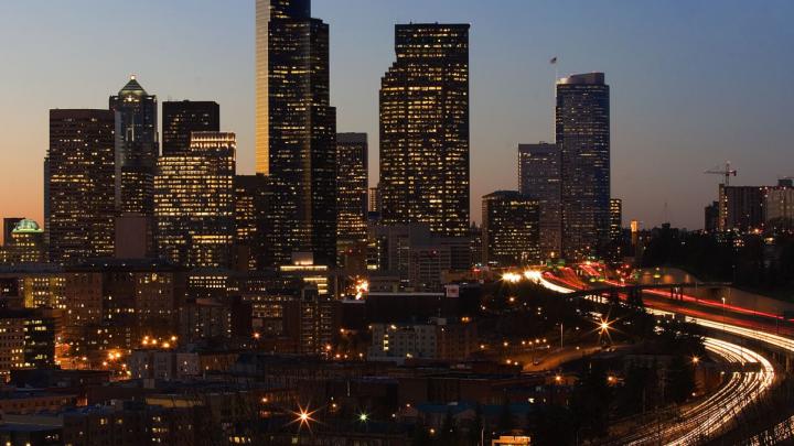 Download Wallpaper 1920x1080 england, street, night, skyscraper, city 