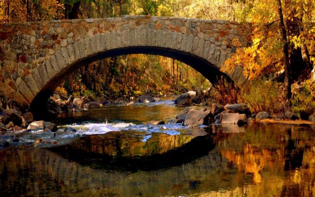 Autumn River HD Wallpaper