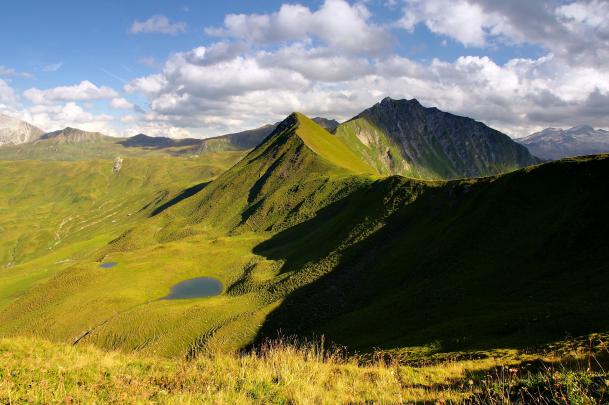 HD desktop wallpaper of nature, picture of hills, lake | ImageBank.biz