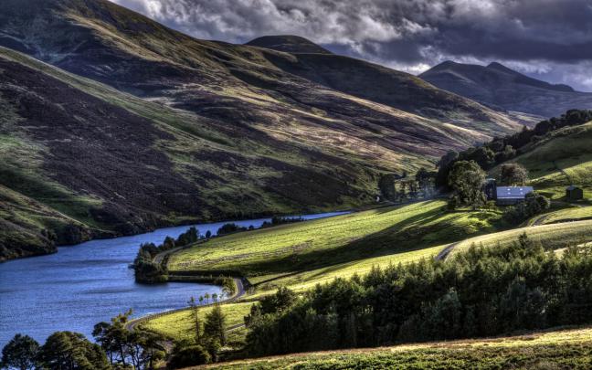 Beautiful desktop wallpaper of Pentland Hills, image of Scotland 
