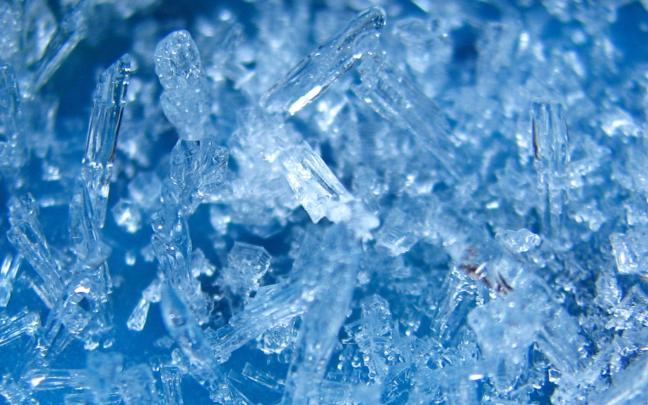 [44+] Ice Crystal Wallpaper 