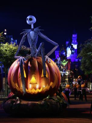 Disney Halloween Backgrounds \u00b7\u2460 