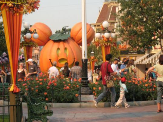 Halloween Wallpapers - Free Halloween Wallpapers: Halloween Disneyland 