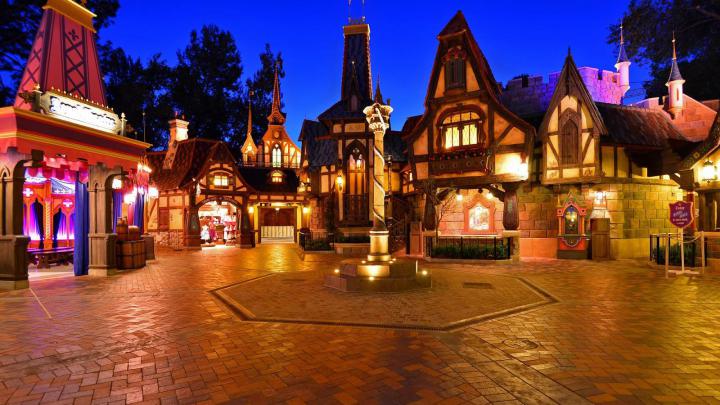 Disneyland Wallpaper Desktop 1600x900 -