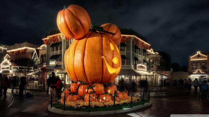 Disney Halloween Wallpapers