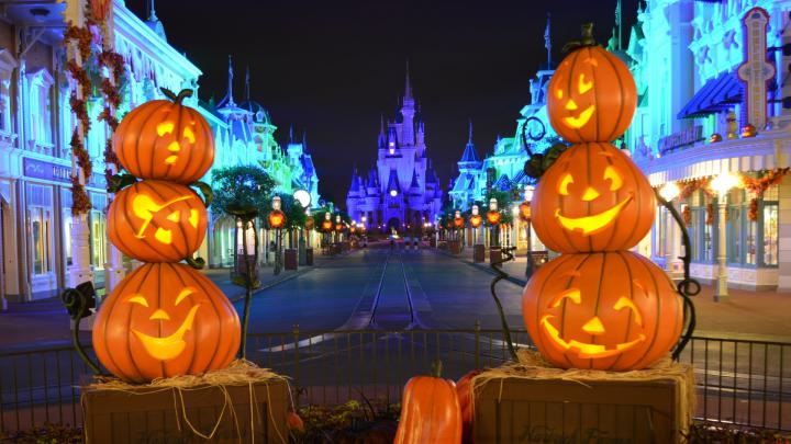 Disney Halloween Backgrounds \u00b7\u2460 