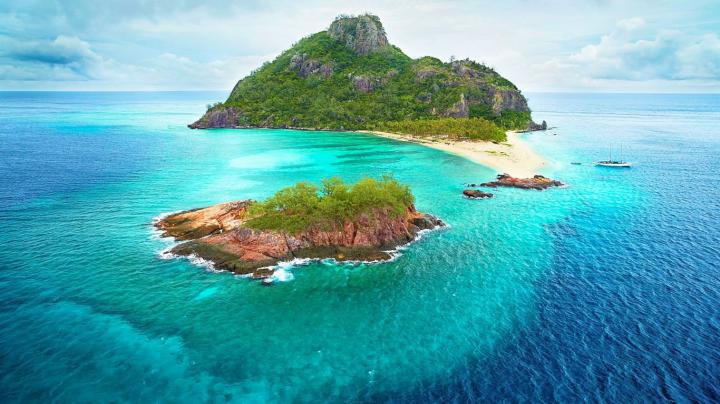FREE 21+ Island Desktop Wallpapers in PSD