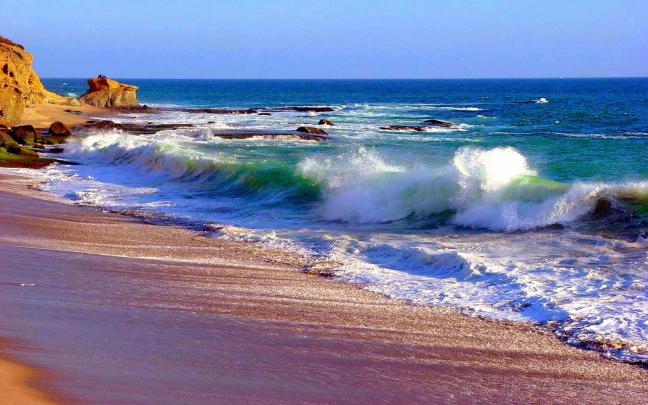 Free Ocean Waves Wallpaper -