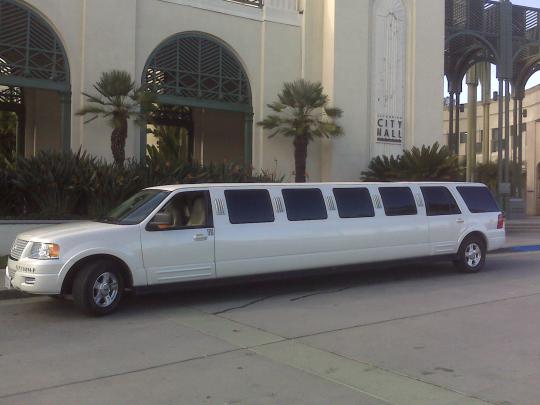 LIMOUSINE CAR | FREE WALLPAPERS