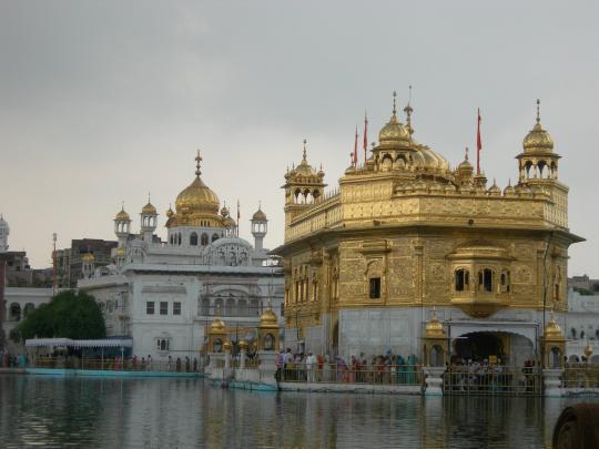 WALLPAPER ON THE NET: AMRITSAR, GOLDEN TEMPLE