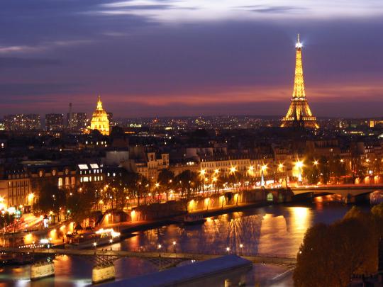 Eiffel tower background wallpaper | 2880x1800 | #21370