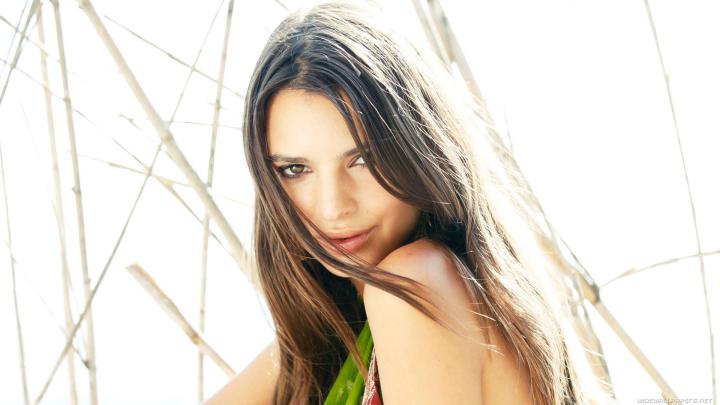 Emily Ratajkowski Wallpaper 1920\u00d71080 HD Pictures | Wide Screen 