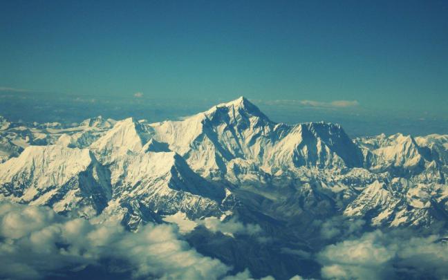 Download Mount Everest 5K Ultra Full HD 1080p 2020 2560x1440 Wallpaper 
