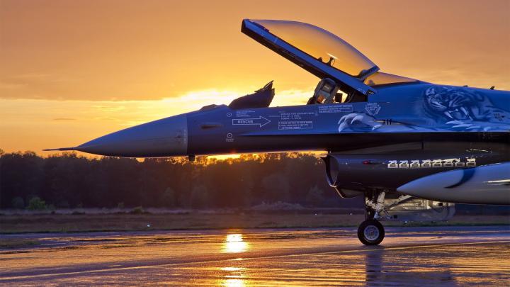 F-16 Fighting Falcon Aircraft Wallpapers - 1920x1080 - 520568