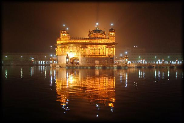 Golden Temple Wallpaper, Pictures, Photos, Images, Amritsar in India 