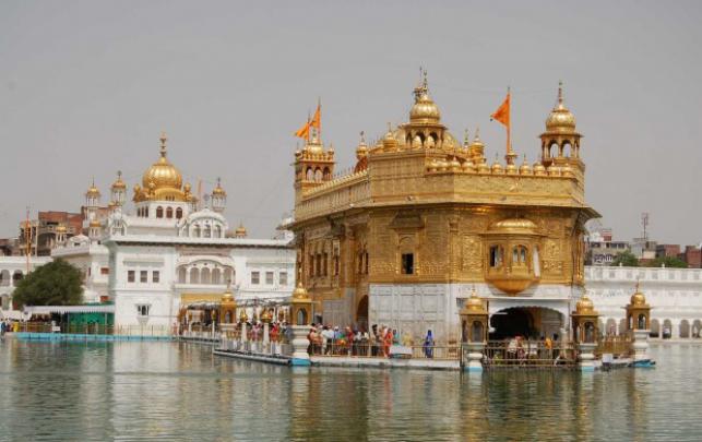 Golden Temple In Amritsar wallpapers