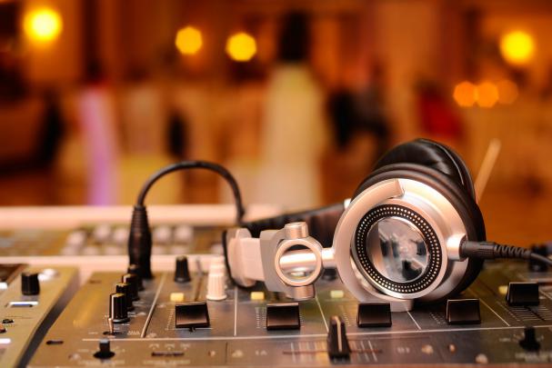 headphones Wallpapers HD \/ Desktop and Mobile Backgrounds