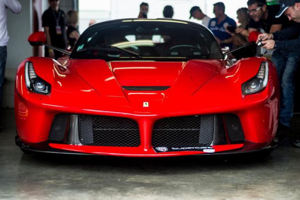 [47+] LaFerrari Wallpaper 