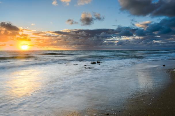High resolution photo of sea, desktop wallpaper of beach, rocks 
